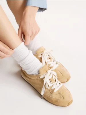 Obrázek produktu Reserved - Sneakersy z ovčí kůže - světle žlutá