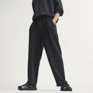 Obrázek produktu ROVNÉ KALHOTY SOFT LUX Adidas černá