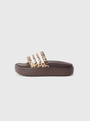 Obrázek produktu Sandály do bazénu Adidas hnědá