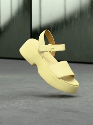 Obrázek produktu Sandály na platformě Camper světle žlutá