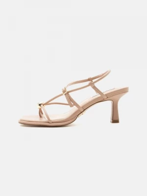 Obrázek produktu Sandály s odděleným palcem Steve Madden béžová