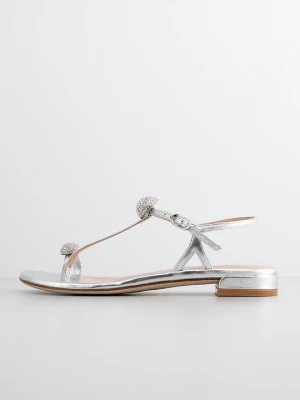 Obrázek produktu Sandály s odděleným palcem Stuart Weitzman stříbrná barva