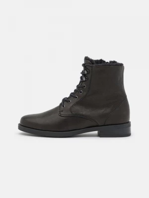 Obrázek produktu Šněrovací kotníkové boty Clarks černá