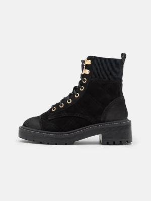 Obrázek produktu Šněrovací kotníkové boty River Island