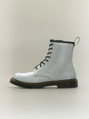 Obrázek produktu Šněrovací vysoké boty Dr. Martens stříbrná barva