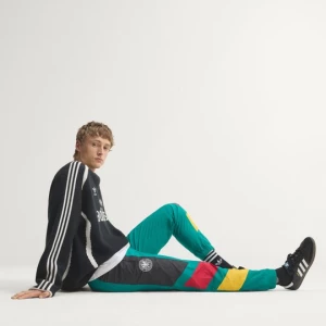 Obrázek produktu Sportovní kalhoty Německo EQT Adidas