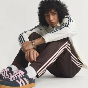 Obrázek produktu SPORTOVNÍ KALHOTY S ROVNÝM STŘIHEM Adidas