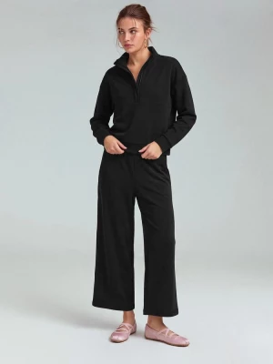 Obrázek produktu Stradivarius Kalhoty Culottes S Jemným Povrchem Černá