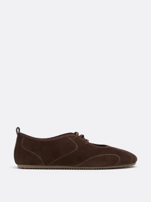 Obrázek produktu Stradivarius Kožené Sneakeriny S Elastickým Páskem Hnědá