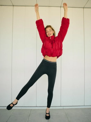 Obrázek produktu Stradivarius Prošívaná Bunda Se Stojáčkem A Řasením Dark Red