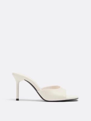 Obrázek produktu Stradivarius Sandály Na Podpatku Mules Režná