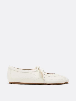 Obrázek produktu Stradivarius Sneakeriny S Mašlí Bílá