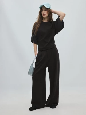 Obrázek produktu Stradivarius Tričko Krátkým Rukávem Z Příjemného Materiálu Black