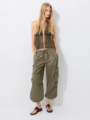 Obrázek produktu Stradivarius Top Halter S Třpytivou Výšivkou Khaki