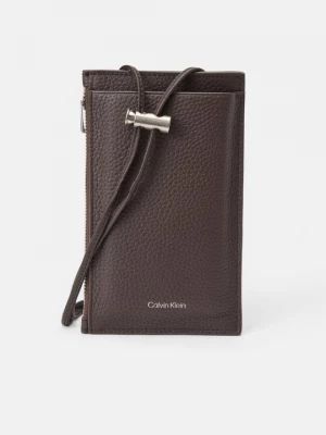 Obrázek produktu Taštička na mobil Calvin Klein tmavě hnědá