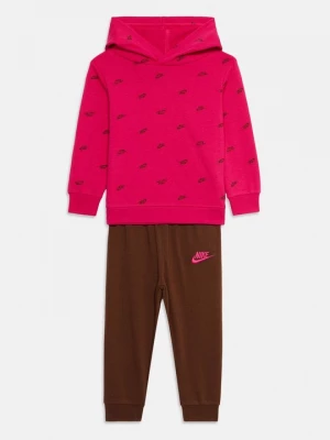 Obrázek produktu Tepláková souprava Nike hnědá