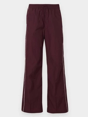Obrázek produktu Teplákové kalhoty Nike bordeaux