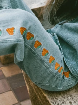Obrázek produktu Tinycottons Dětské rifle Tinycottons STRAWBERRIES EMBROIDERED JEANS modrá