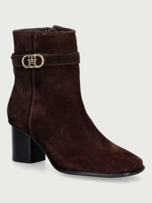 Obrázek produktu Tommy Hilfiger kotníkové boty na nízkém podpatku dámské semišové TH STRAP SUEDE BLOCK HEEL BOOT hnědá