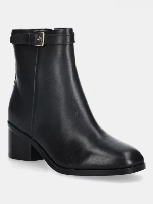 Obrázek produktu Tommy Hilfiger Kožené kotníkové boty TH BUCKLE RIDING MID HEEL BOOTIE černá