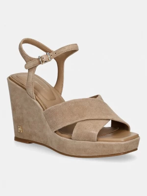 Obrázek produktu Tommy Hilfiger sandály semišové na klínku SUEDE WRAPPED HIGH WEDGE béžová