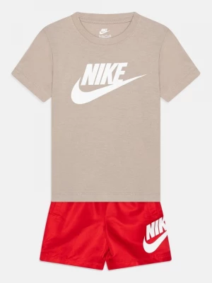 Obrázek produktu Triko s potiskem Nike červená