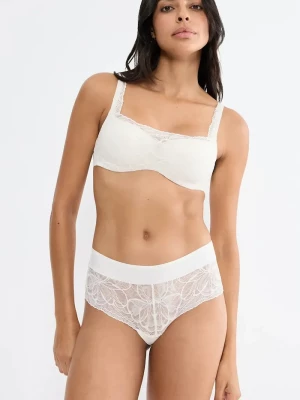 Obrázek produktu Triumph kalhotky dámské krajkové Body Make-Up Illusion Lace béžová