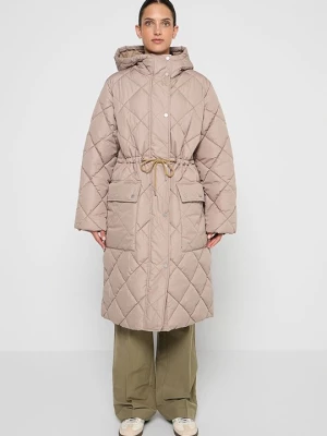 Obrázek produktu Zimní kabát Barbour béžová